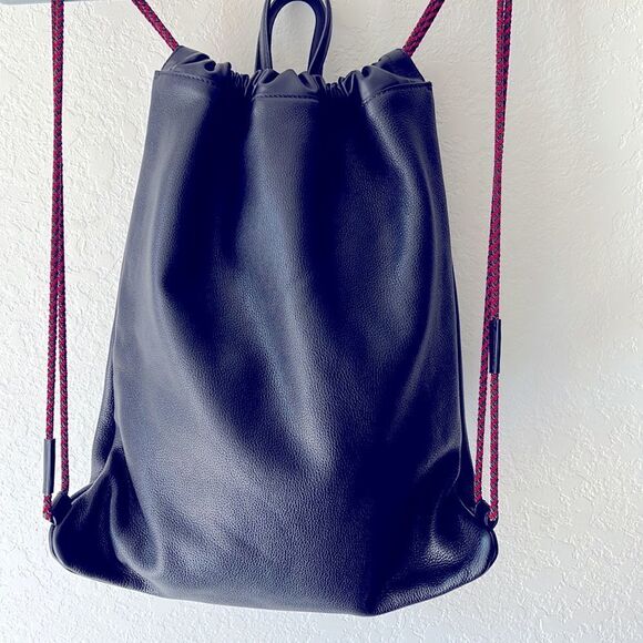 Gucci Logo Leather Drawstring Backpack with attached Wallet, Dust Bag NWT - Picture 5 of 12